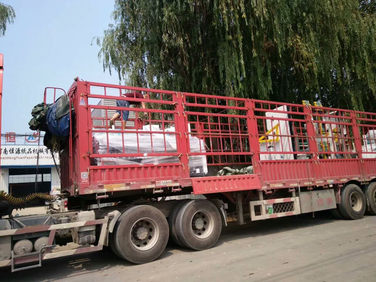 【安徽】衛(wèi)生紙復(fù)卷機(jī)發(fā)貨實(shí)拍