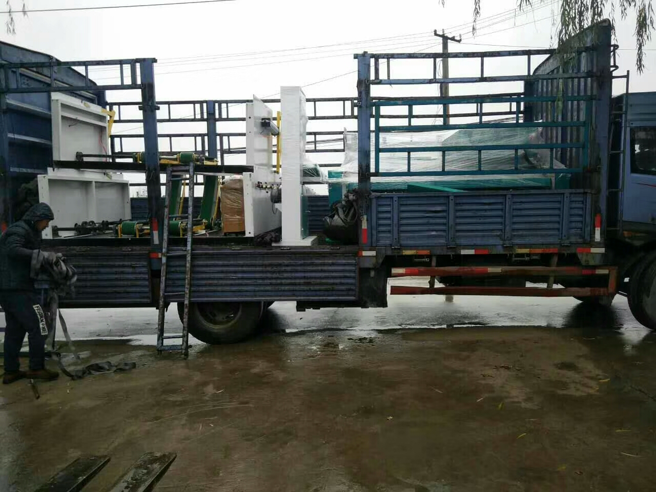 恒源衛(wèi)生紙加工設(shè)備深受客戶(hù)信賴(lài)