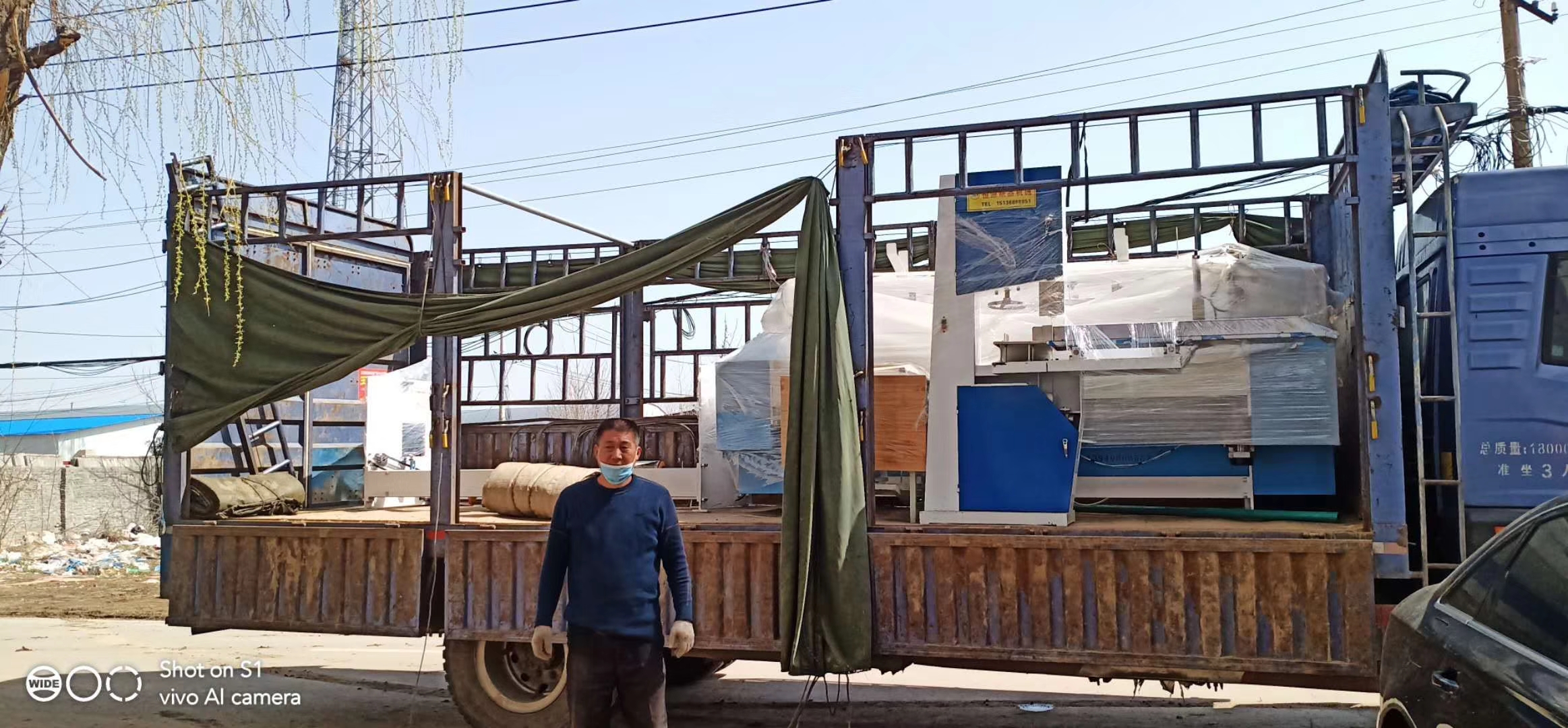 [河南周口]1880型號高配衛(wèi)生紙復(fù)卷機發(fā)貨